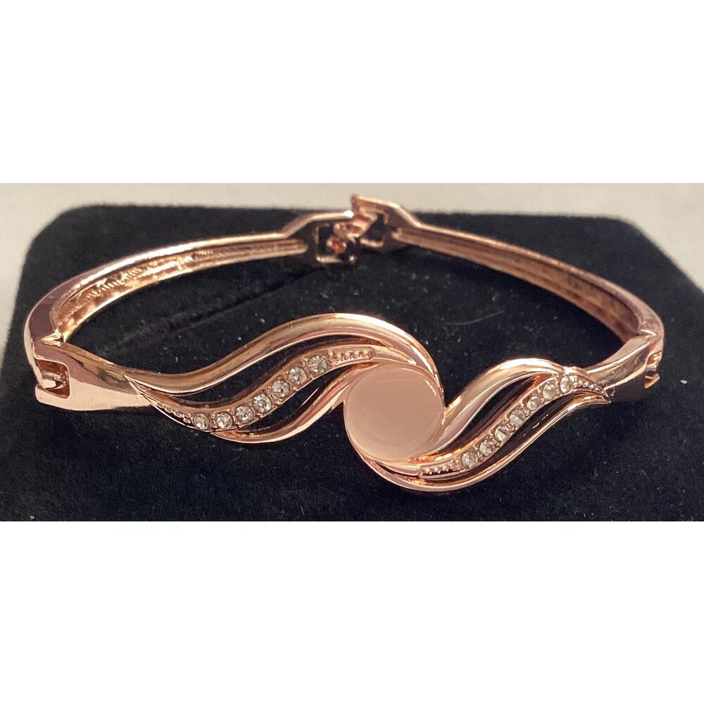 2478 NWOT Rose Gold Bracelet Bangle With Pink Beads and Cubic Zirconia Crystals